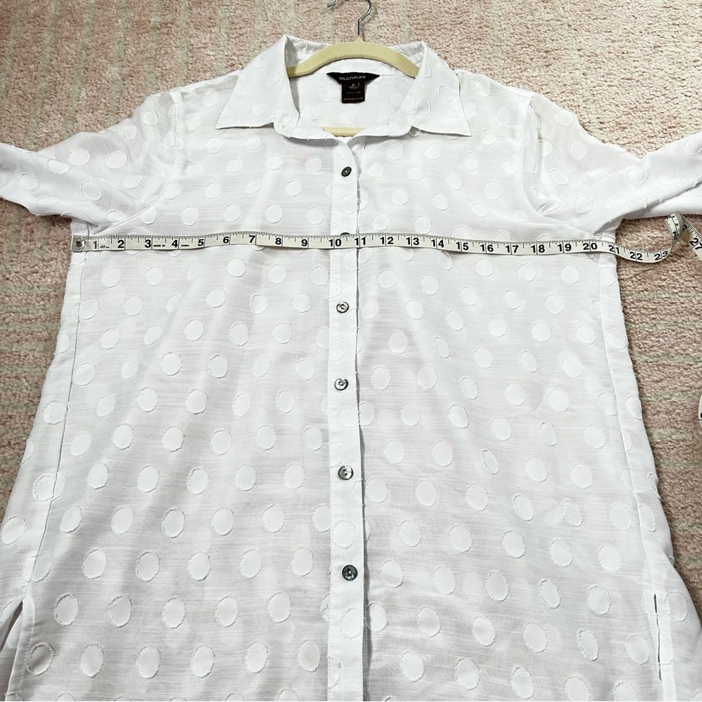 Multiples White Polka Dot Button Down Blouse Shirt Size Medium Closet Staple - Picture 6 of 10